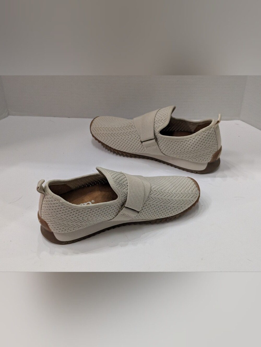 NWOT Born Women's 7 Newbury Cream Knit Shoes Sneakers U1 - Picture 5 of 7